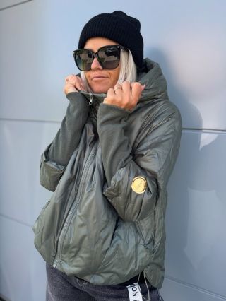 🍂 NOVÁ PODZIMNÍ BUNDA JE TADY! 🍂 Stylová, pohodlná a připravená na chladnější dny. ✅ Moderní střih ✅ Vatová výplň ✅ Skvělá...